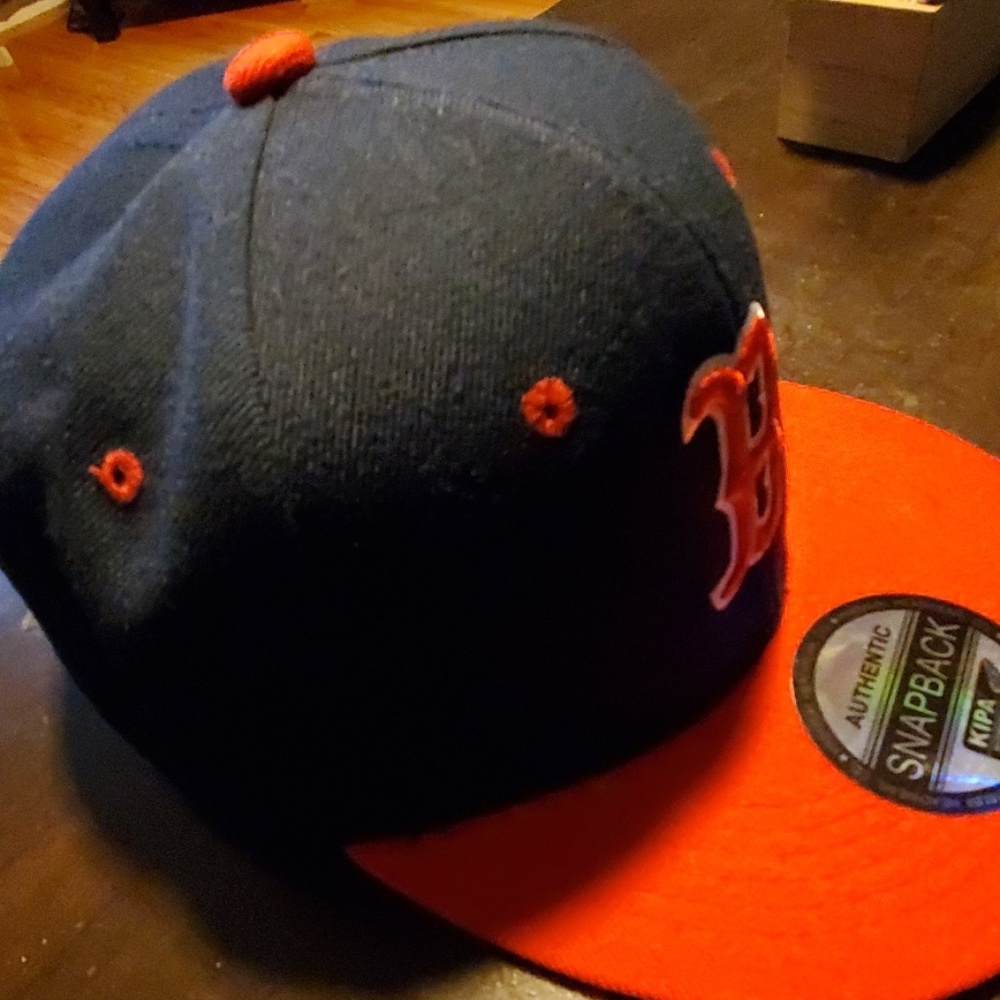 Hat - Picture 3 of 3